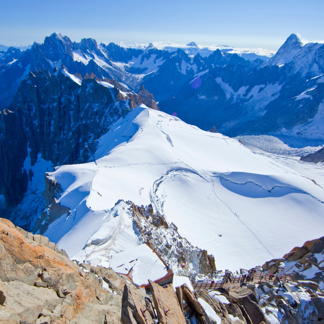 Auvergne-rhone-alpes-pic-midi.jpg